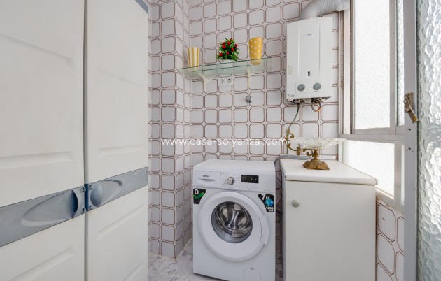 Resale - Apartment / flat - Torrevieja - Center