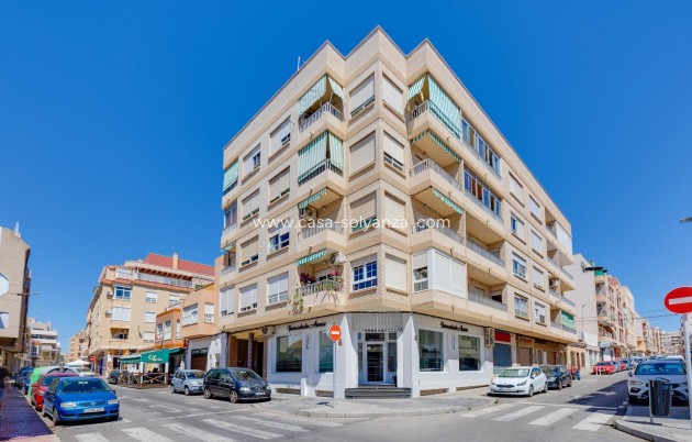 Resale - Apartment / flat - Torrevieja - Center