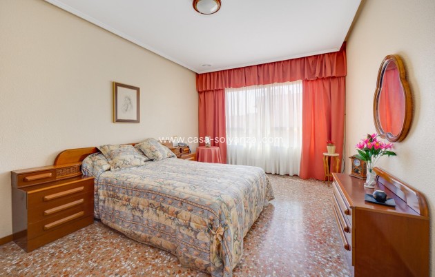 Resale - Apartment / flat - Torrevieja - Center