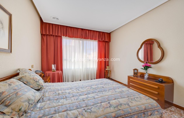 Resale - Apartment / flat - Torrevieja - Center
