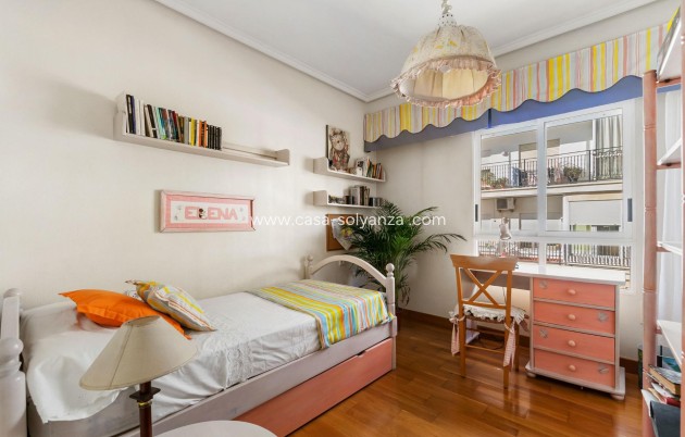 Reventa - Apartamento / piso - Torrevieja - Centro - Muelle Pesquero