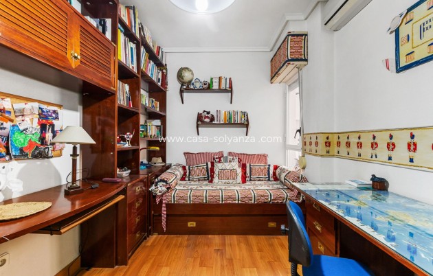 Reventa - Apartamento / piso - Torrevieja - Centro - Muelle Pesquero