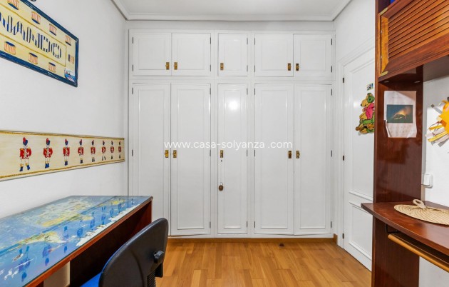 Reventa - Apartamento / piso - Torrevieja - Centro - Muelle Pesquero