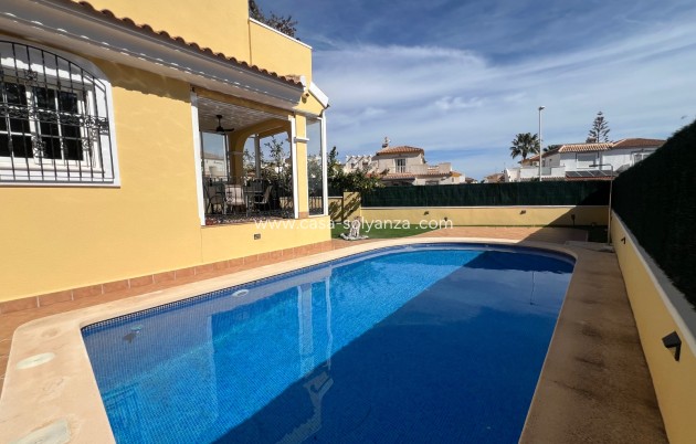 Resale - Villa - Orihuela Costa - Costa Blanca