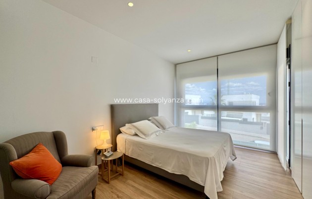 Reventa - Villa - San Miguel de Salinas - Bellavista