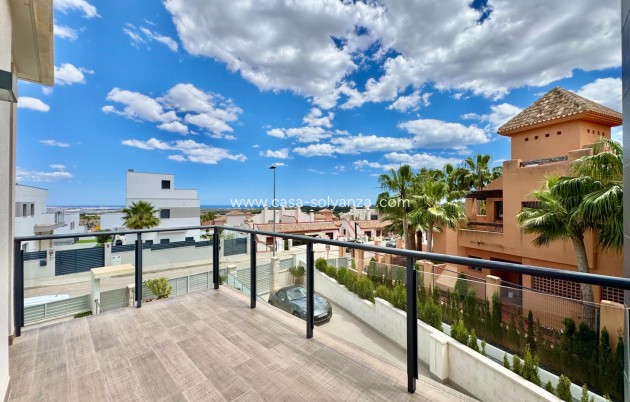Reventa - Villa - San Miguel de Salinas - Bellavista