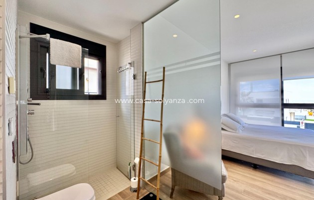Reventa - Villa - San Miguel de Salinas - Bellavista