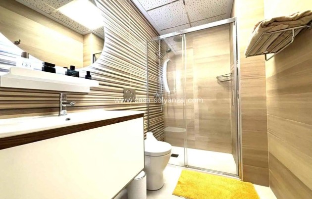 Reventa - Apartamento / piso - Torrevieja - Las Piscinas Naturales