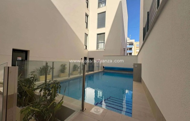 Reventa - Apartamento / piso - Torrevieja - Las Piscinas Naturales