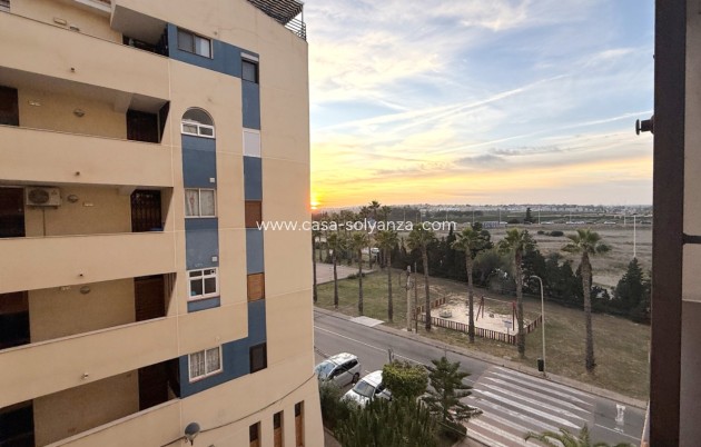 Resale - Apartment / flat - Torrevieja - Costa Blanca