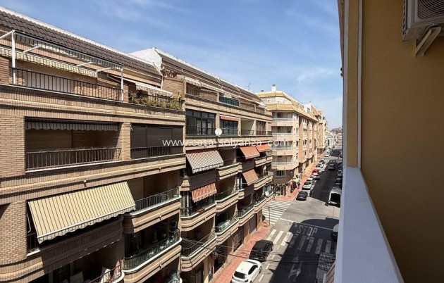 Resale - Apartment / flat - Torrevieja - Playa del Cura