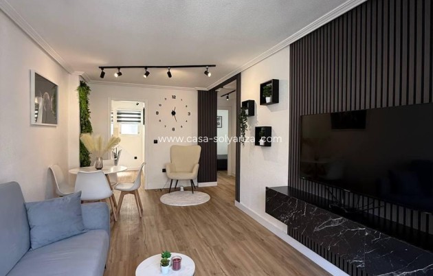 Resale - Apartment / flat - Torrevieja - Playa del Cura