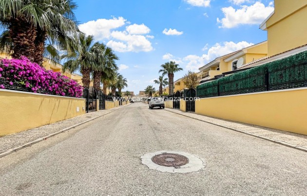 Reventa - Villa - Orihuela Costa - Los Dolses