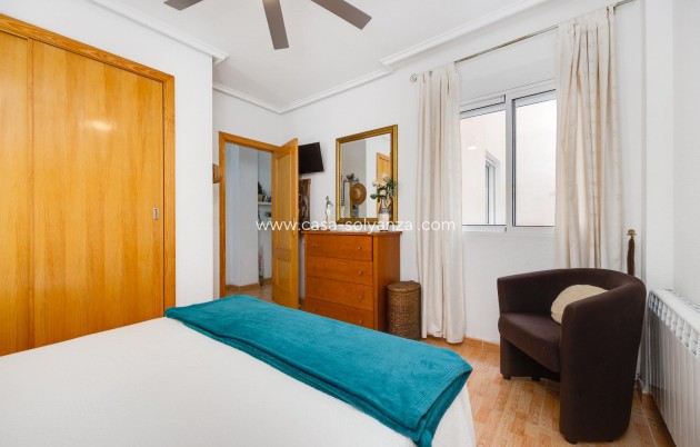 Resale - Apartment / flat - Torrevieja - Playa del Acequión
