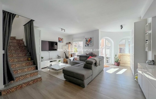 Reventa - Villa - Orihuela Costa - VILLAMARTÍN