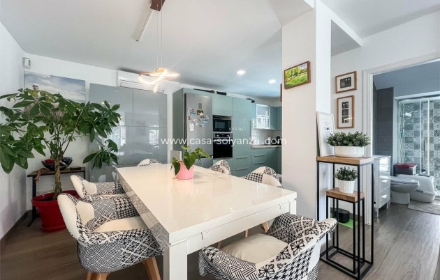 Reventa - Villa - Orihuela Costa - VILLAMARTÍN