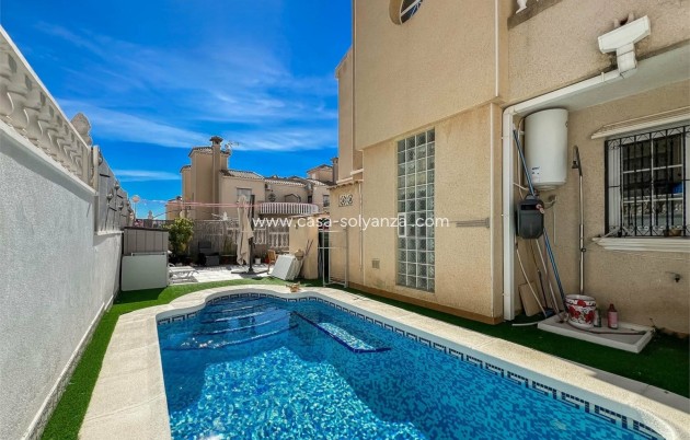 Reventa - Villa - Orihuela Costa - VILLAMARTÍN
