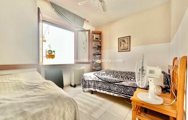 Resale - Apartment / flat - Torrevieja - Playa de los Locos