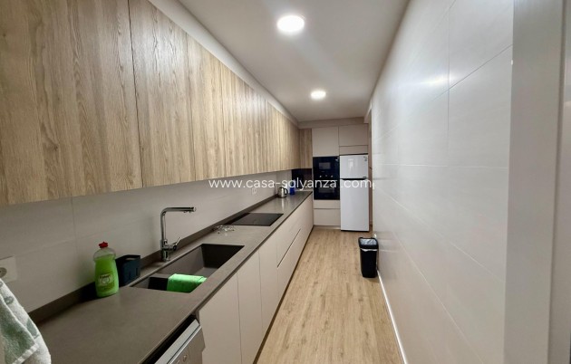 Resale - Apartment / flat - Torrevieja - Center