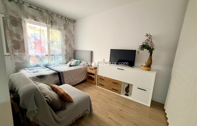 Resale - Apartment / flat - Torrevieja - Center