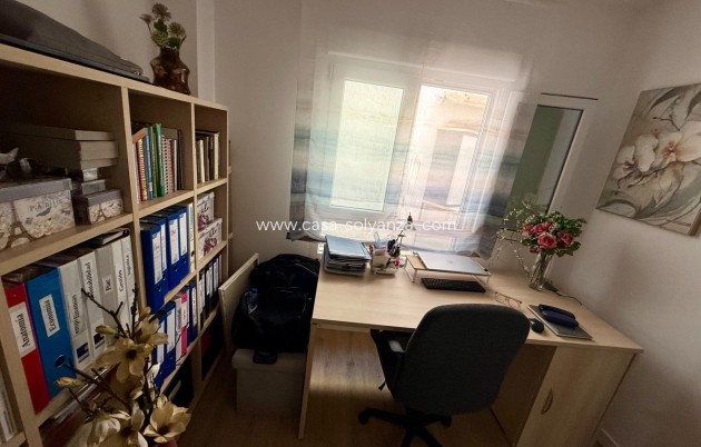 Resale - Apartment / flat - Torrevieja - Center