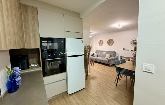 Resale - Apartment / flat - Torrevieja - Center
