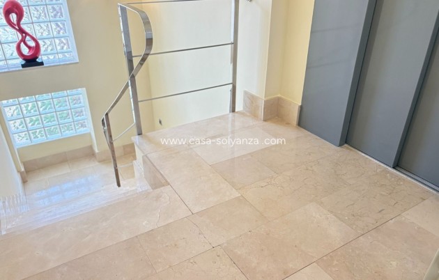 Herverkoop - Independent villa - Alcayna