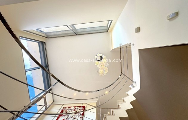 Herverkoop - Independent villa - Alcayna