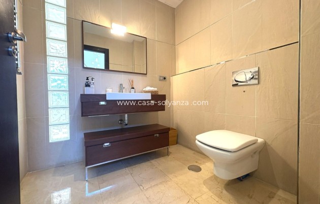 Herverkoop - Independent villa - Alcayna