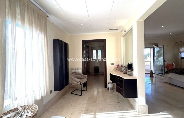 Herverkoop - Independent villa - Alcayna
