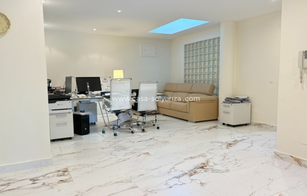 Herverkoop - Independent villa - Alcayna
