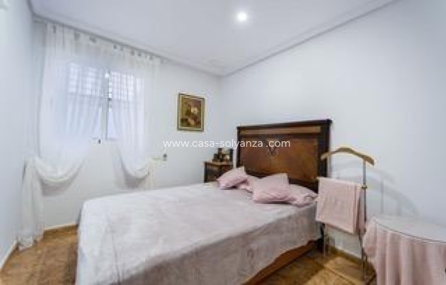 Resale - Apartment / flat - Torrevieja - Playa del Cura