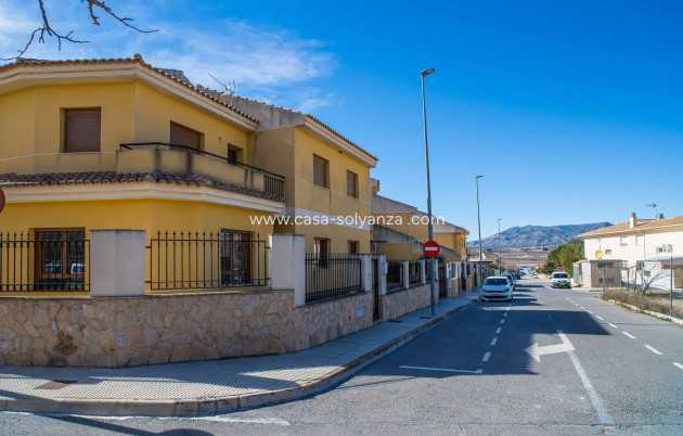 Reventa - Adosado - Pinoso - Calle Dalias 1