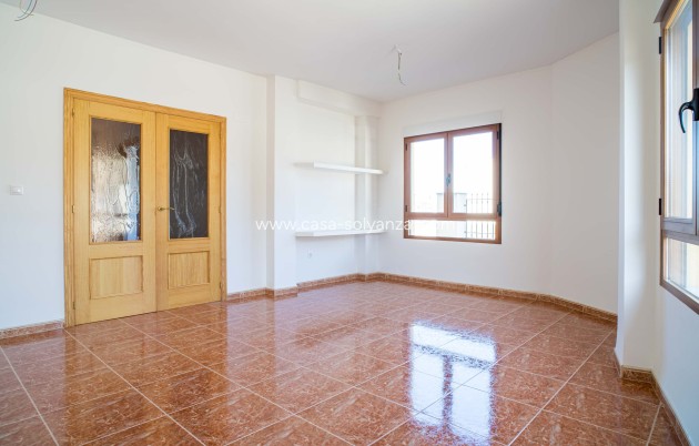 Reventa - Adosado - Pinoso - Calle Dalias 1