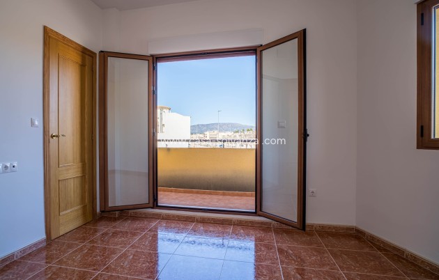Reventa - Adosado - Pinoso - Calle Dalias 1