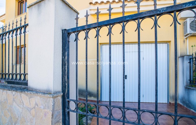 Reventa - Adosado - Pinoso - Calle Dalias 1