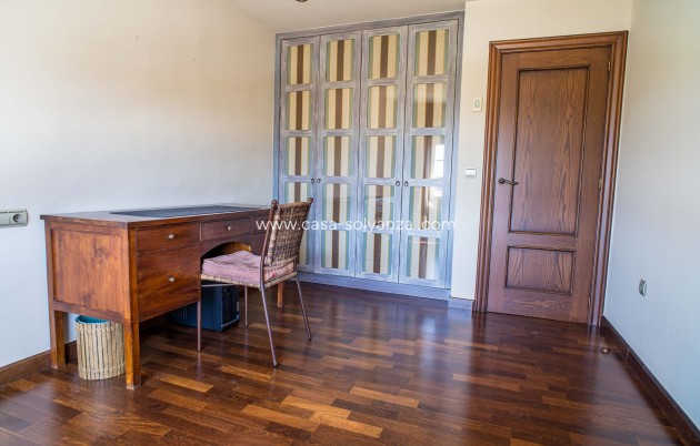 Revente - Villa - Elda