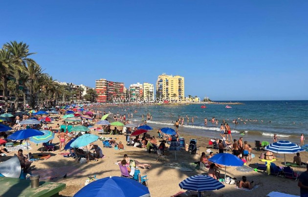 Resale - Apartment / flat - Torrevieja - Playa del Cura