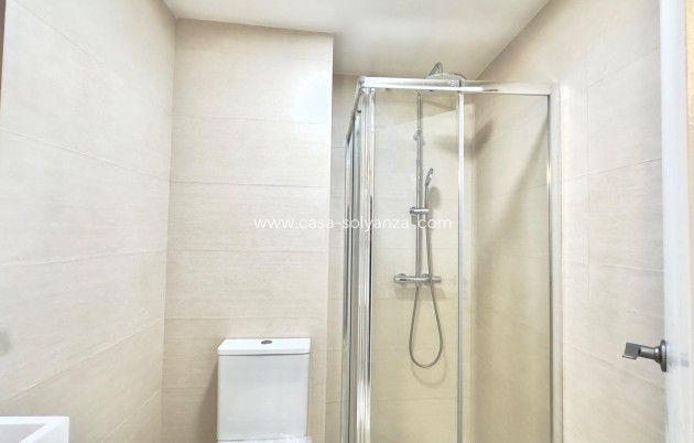 Resale - Apartment / flat - Torrevieja - Estacion Autobuses