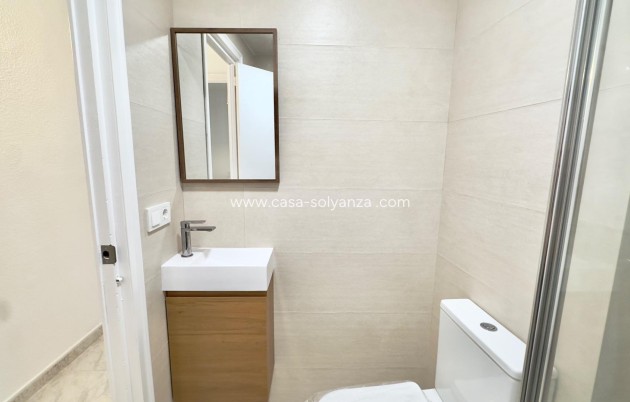 Resale - Apartment / flat - Torrevieja - Estacion Autobuses