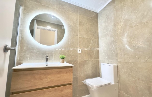 Resale - Apartment / flat - Torrevieja - Estacion Autobuses