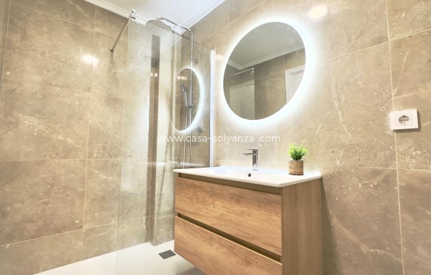 Resale - Apartment / flat - Torrevieja - Estacion Autobuses