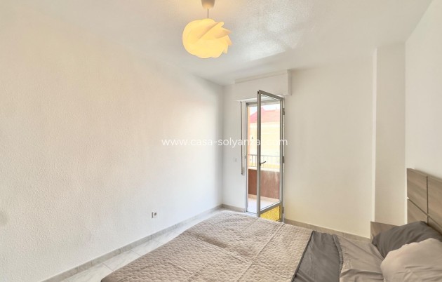 Resale - Apartment / flat - Torrevieja - Estacion Autobuses