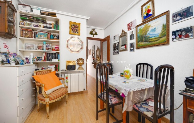 Resale - Apartment / flat - Torrevieja - Center
