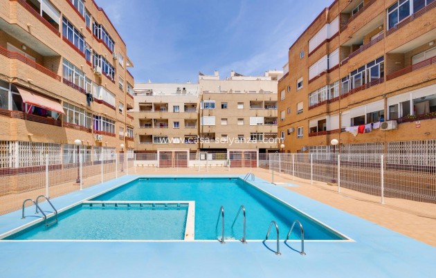 Resale - Apartment / flat - Torrevieja - Center