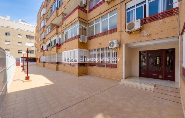 Resale - Apartment / flat - Torrevieja - Center