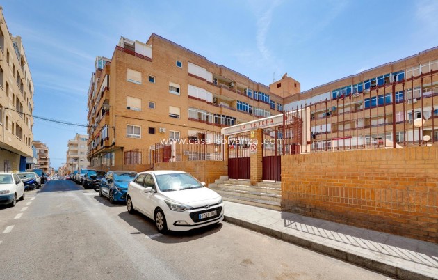 Resale - Apartment / flat - Torrevieja - Center