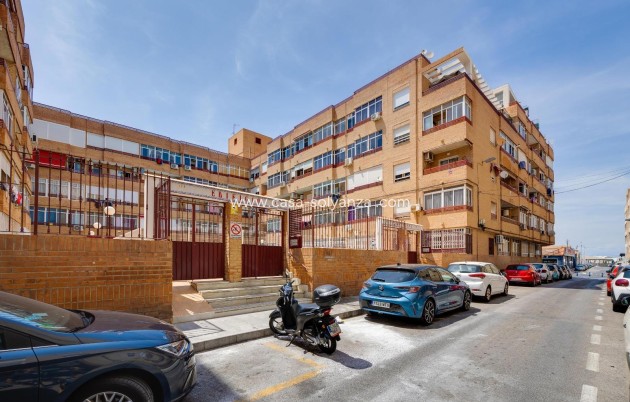 Resale - Apartment / flat - Torrevieja - Center
