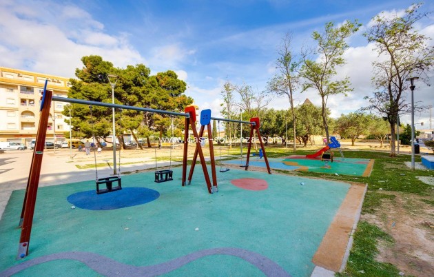Resale - Apartment / flat - Torrevieja - Center