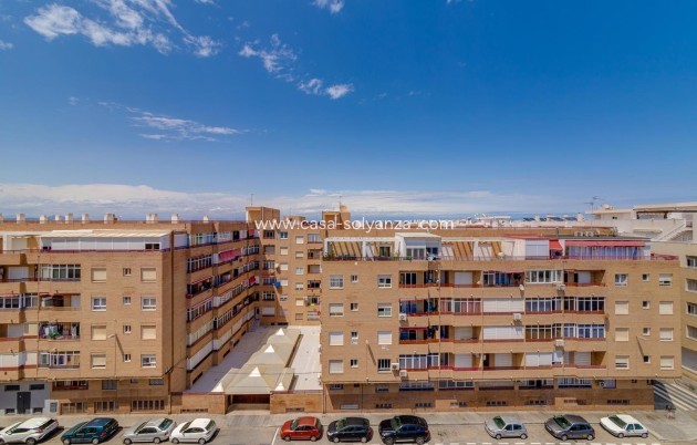 Resale - Apartment / flat - Torrevieja - Center